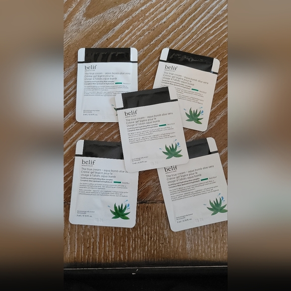 LOT of 5 BELIF The True Cream Aqua Bomb Aloe Vera 0.10oz Sample Packets Face